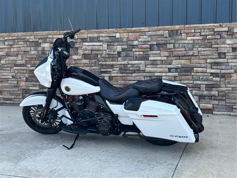 2021 Harley-Davidson CVO™ Street Glide® in Columbia, Missouri - Photo 12