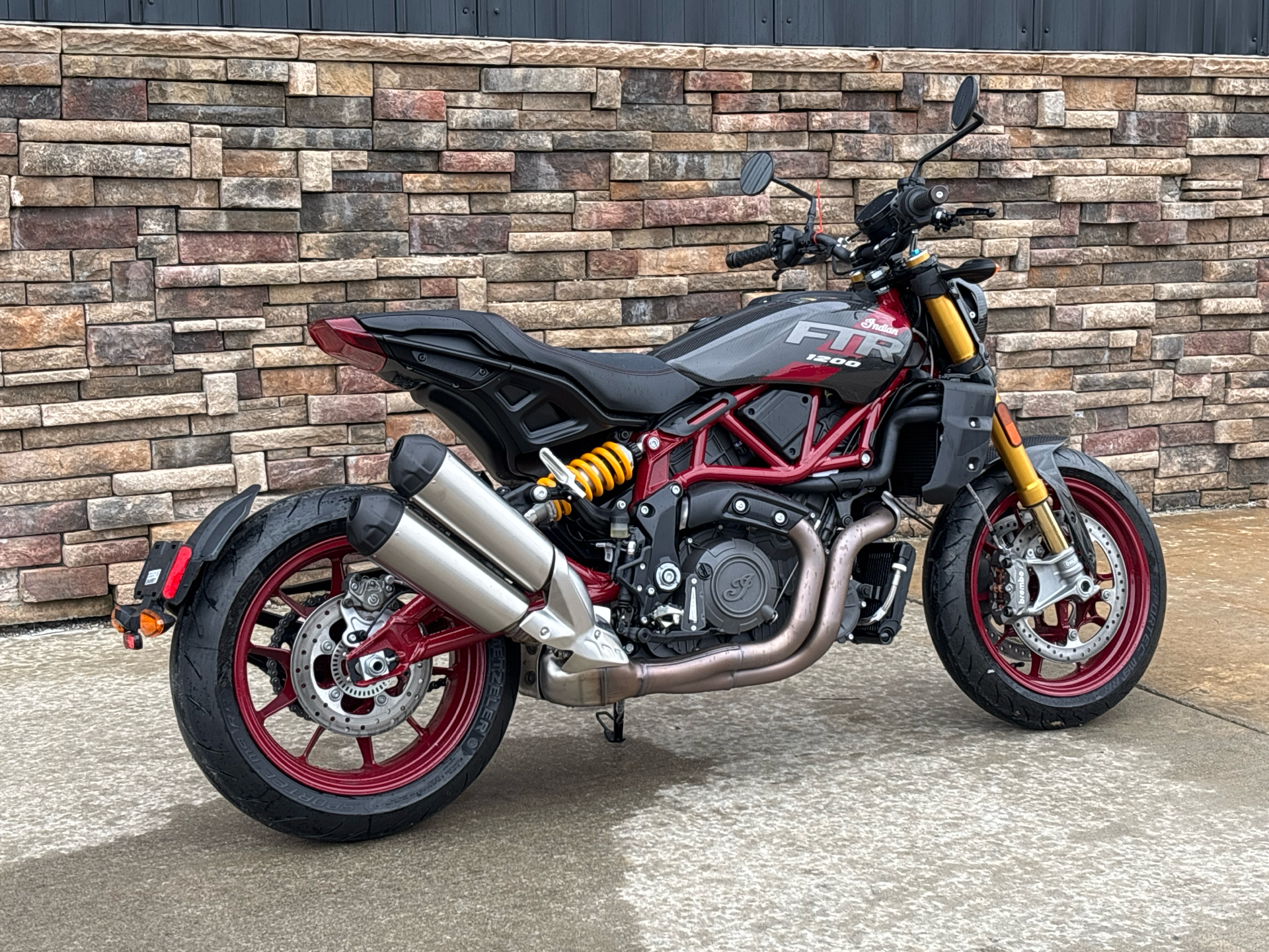 2024 Indian Motorcycle FTR R Carbon in Columbia, Missouri - Photo 3