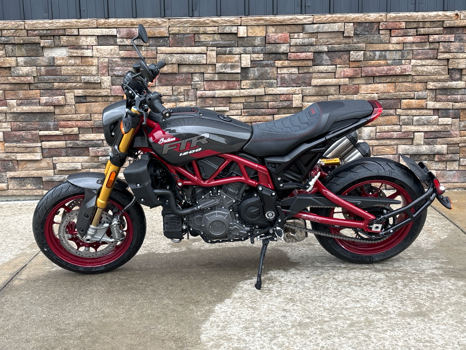 2024 Indian Motorcycle FTR R Carbon in Columbia, Missouri - Photo 10