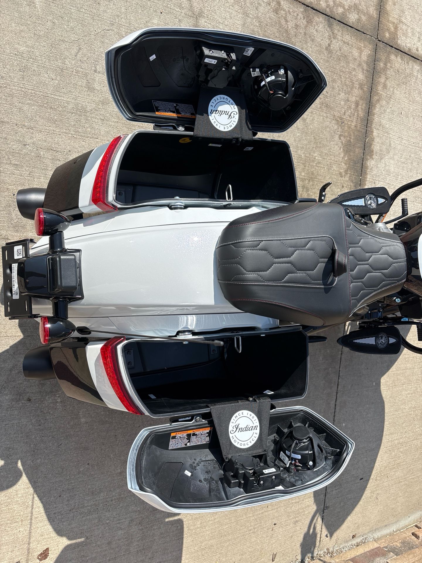 2025 Indian Motorcycle Challenger® Elite in Columbia, Missouri - Photo 6