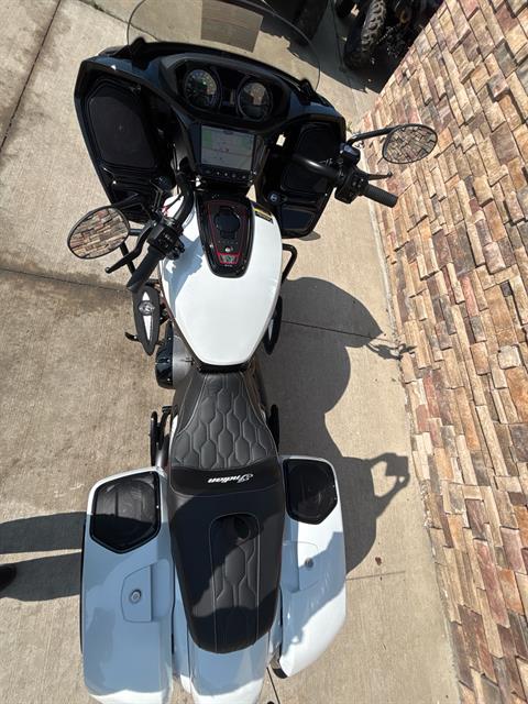 2025 Indian Motorcycle Challenger® Elite in Columbia, Missouri - Photo 13