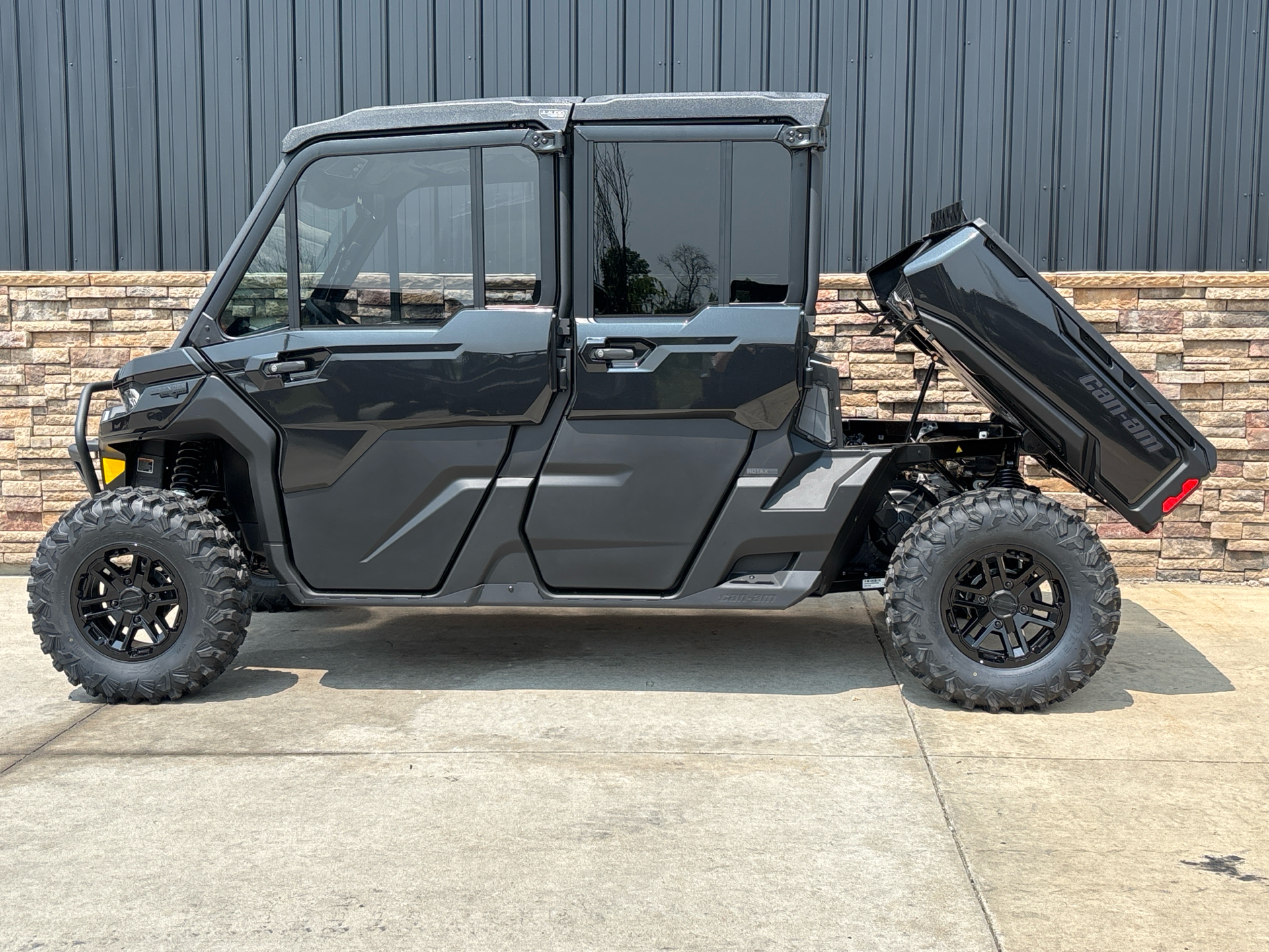 2025 Can-Am Defender MAX Lone Star CAB in Columbia, Missouri - Photo 4