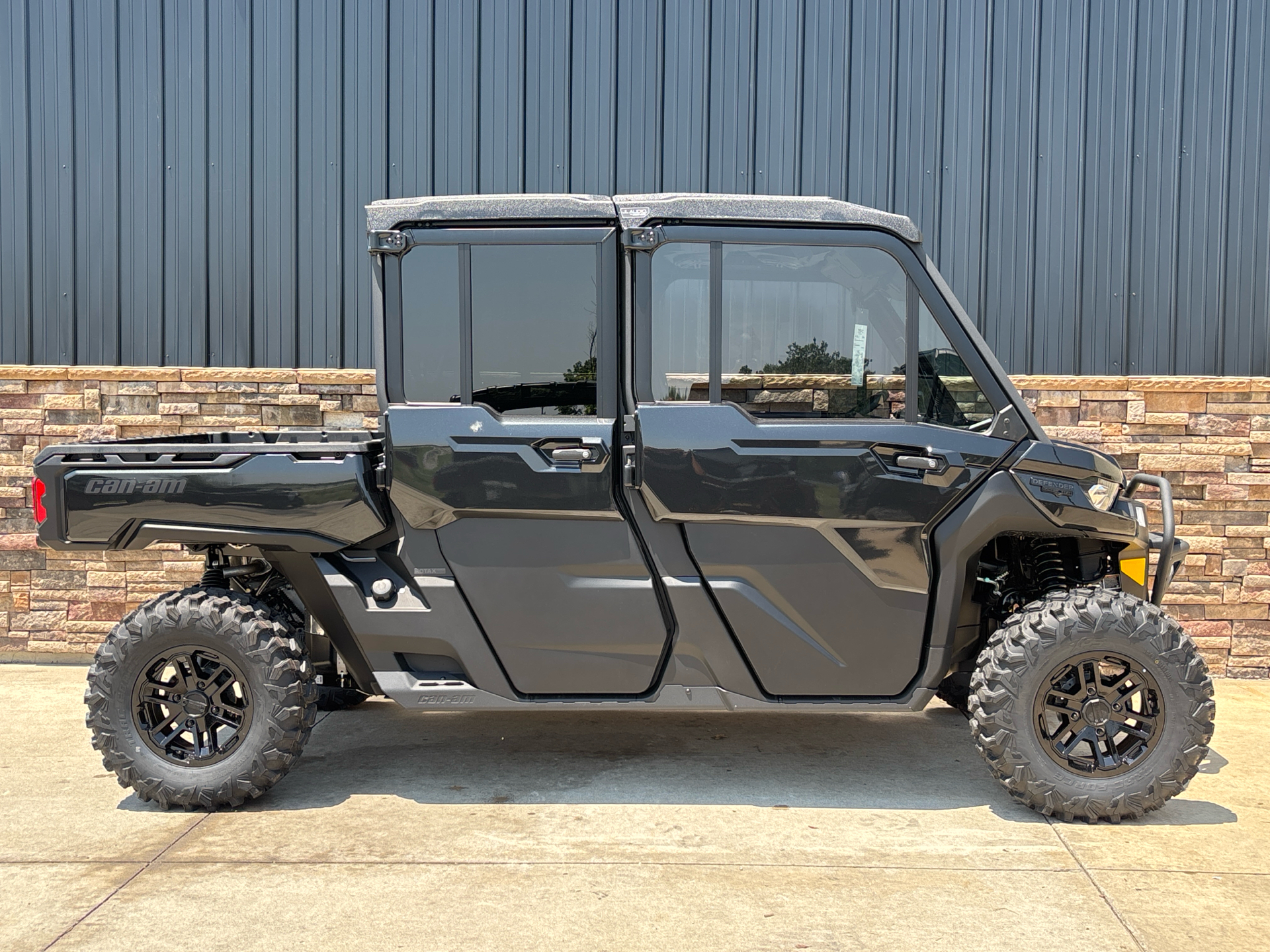 2025 Can-Am Defender MAX Lone Star CAB in Columbia, Missouri - Photo 1