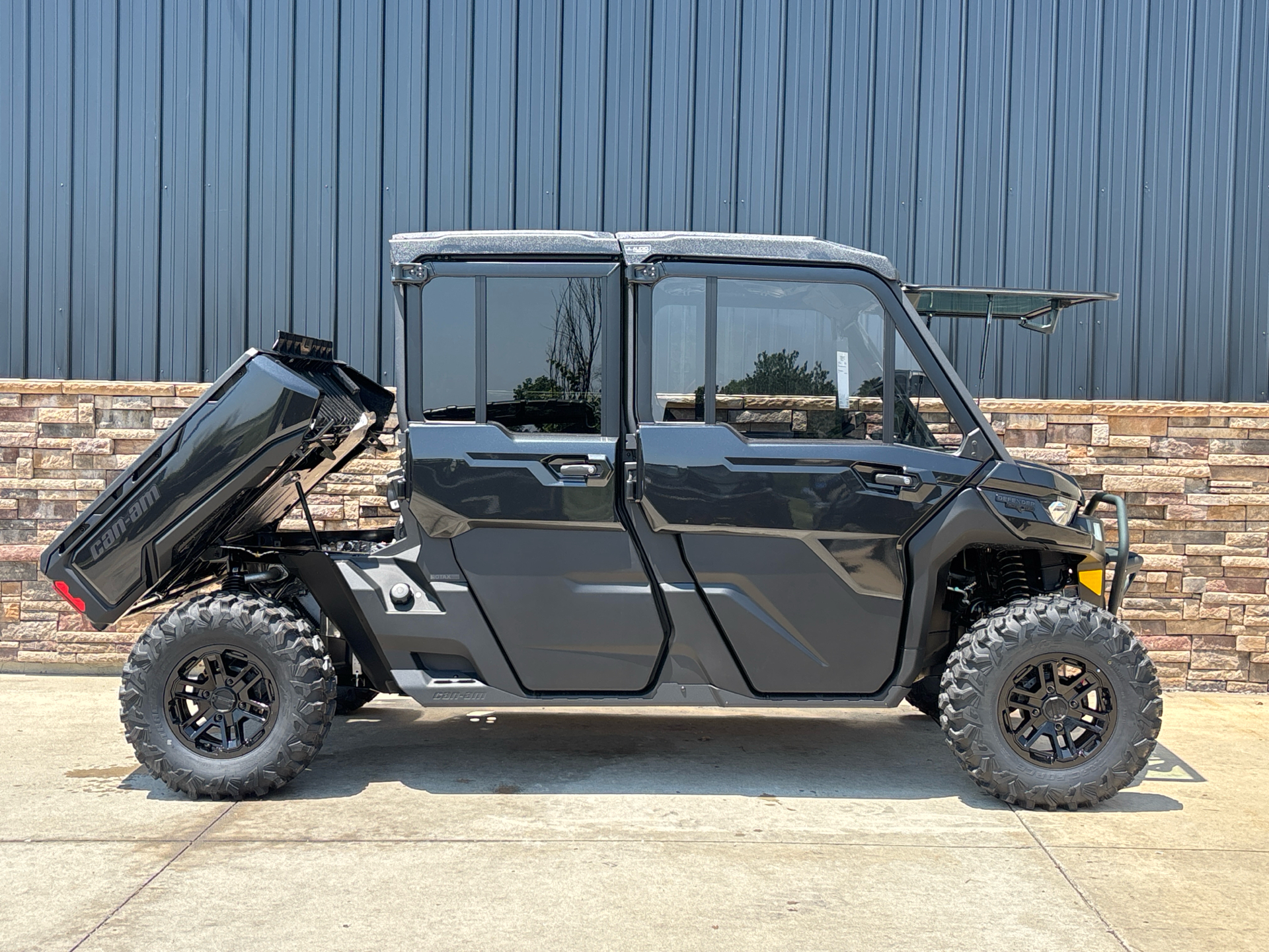 2025 Can-Am Defender MAX Lone Star CAB in Columbia, Missouri - Photo 4