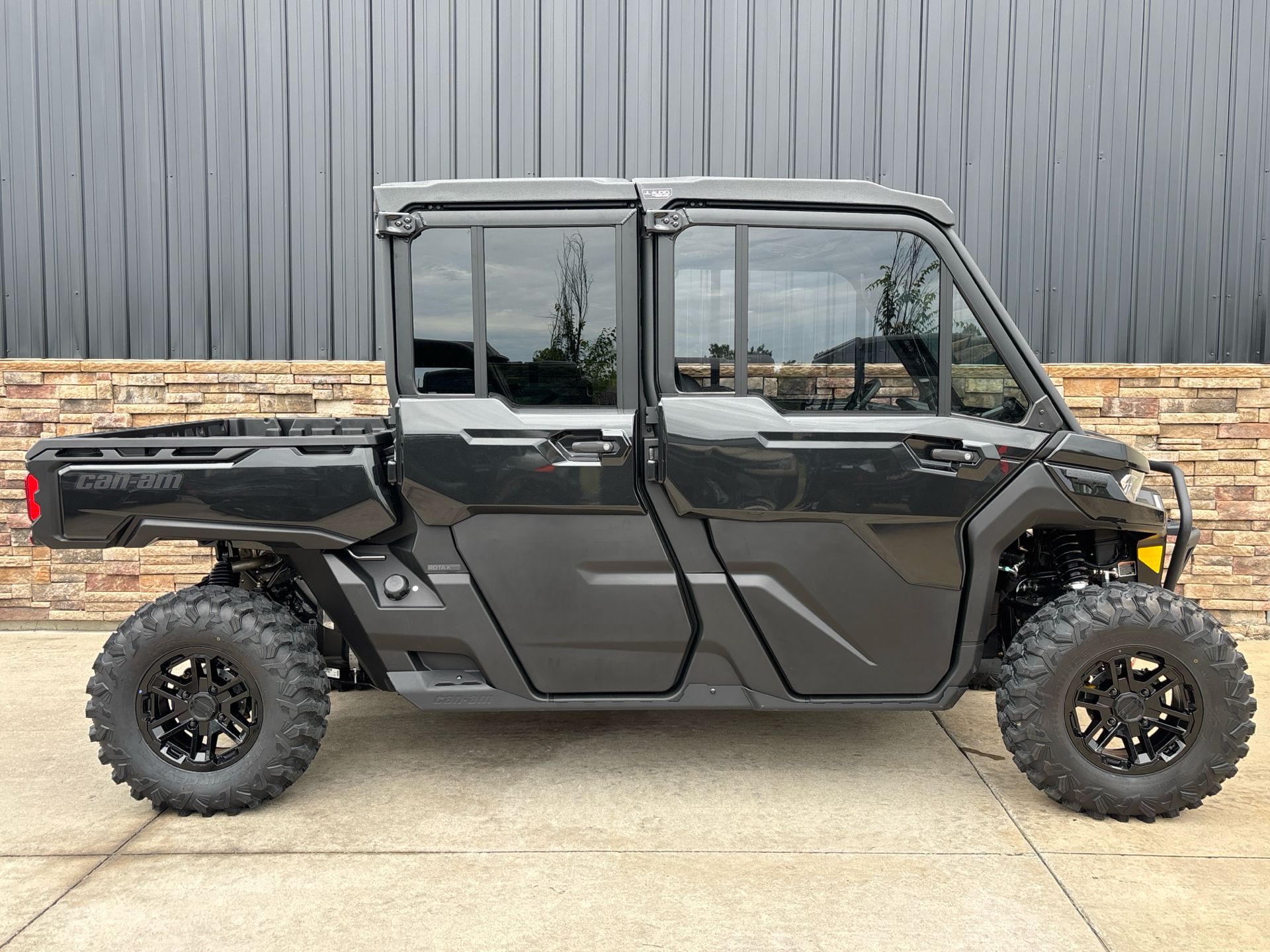 2025 Can-Am Defender MAX Lone Star CAB in Columbia, Missouri - Photo 1
