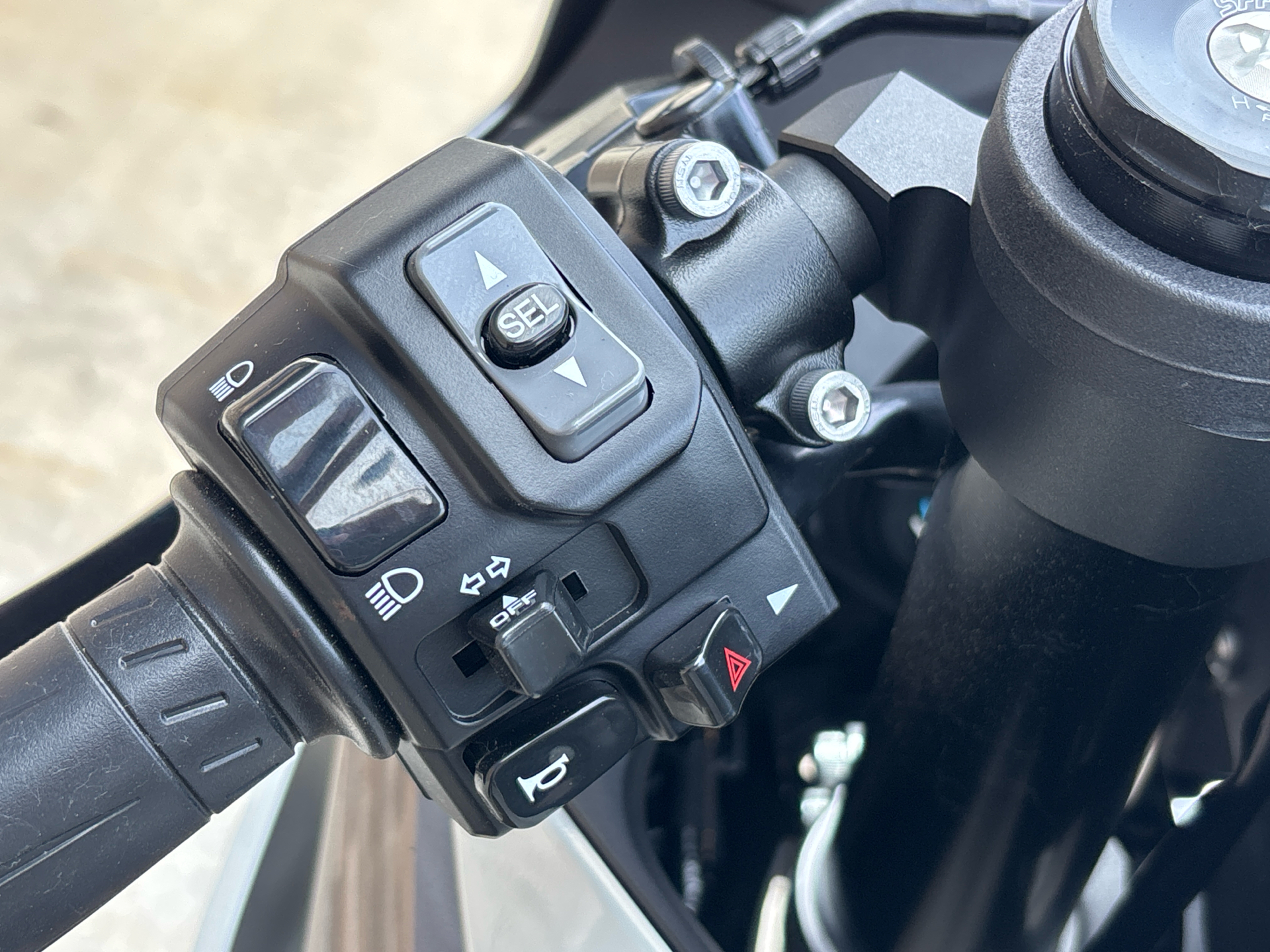 2025 Kawasaki Ninja ZX-6R in Columbia, Missouri - Photo 5