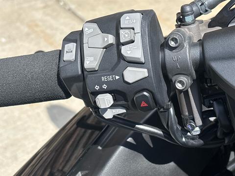 2023 Kawasaki Ninja H2 SX SE in Columbia, Missouri - Photo 5
