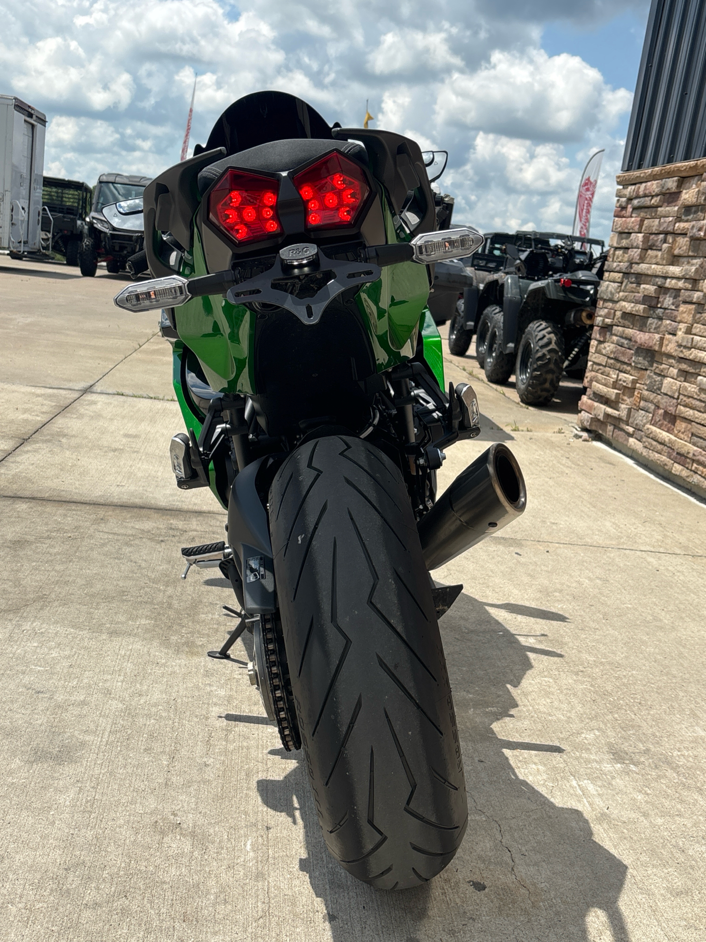 2023 Kawasaki Ninja H2 SX SE in Columbia, Missouri - Photo 13