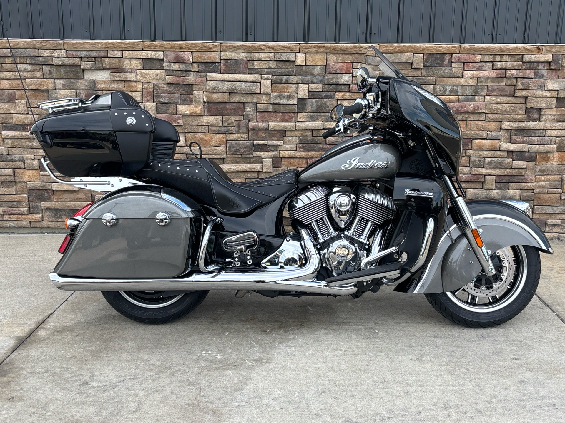 2024 Indian Motorcycle Roadmaster® with PowerBand Audio Package in Columbia, Missouri - Photo 17
