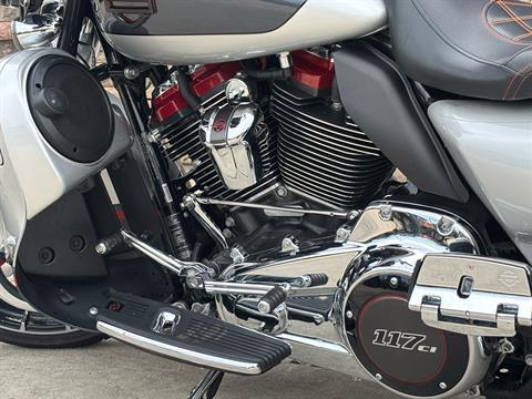 2019 Harley-Davidson CVO™ Street Glide® in Columbia, Missouri - Photo 6