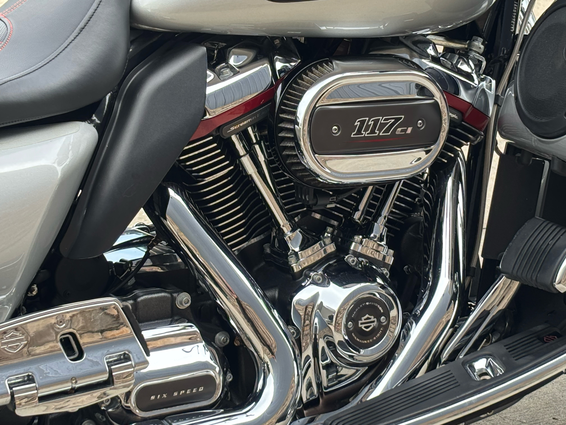 2019 Harley-Davidson CVO™ Street Glide® in Columbia, Missouri - Photo 7