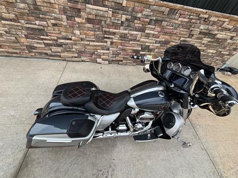 2019 Harley-Davidson CVO™ Street Glide® in Columbia, Missouri - Photo 12
