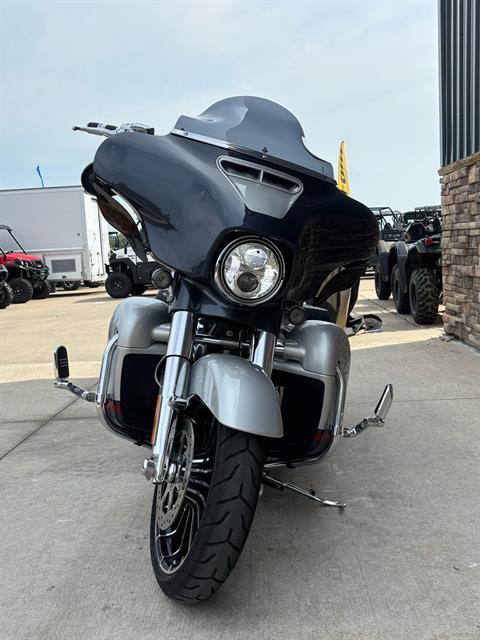 2019 Harley-Davidson CVO™ Street Glide® in Columbia, Missouri - Photo 13