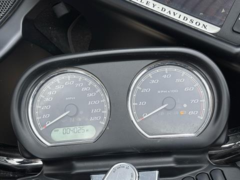 2018 Harley-Davidson Road Glide® Ultra in Columbia, Missouri - Photo 6