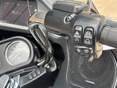 2018 Harley-Davidson Road Glide® Ultra in Columbia, Missouri - Photo 8