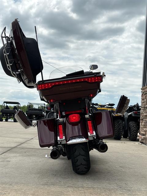 2018 Harley-Davidson Road Glide® Ultra in Columbia, Missouri - Photo 12
