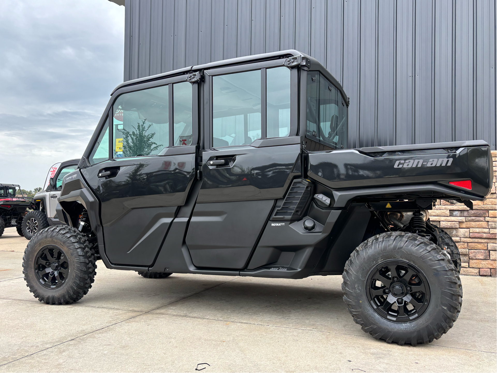 2026 Can-Am Defender MAX XT CAB HD11 in Columbia, Missouri - Photo 3