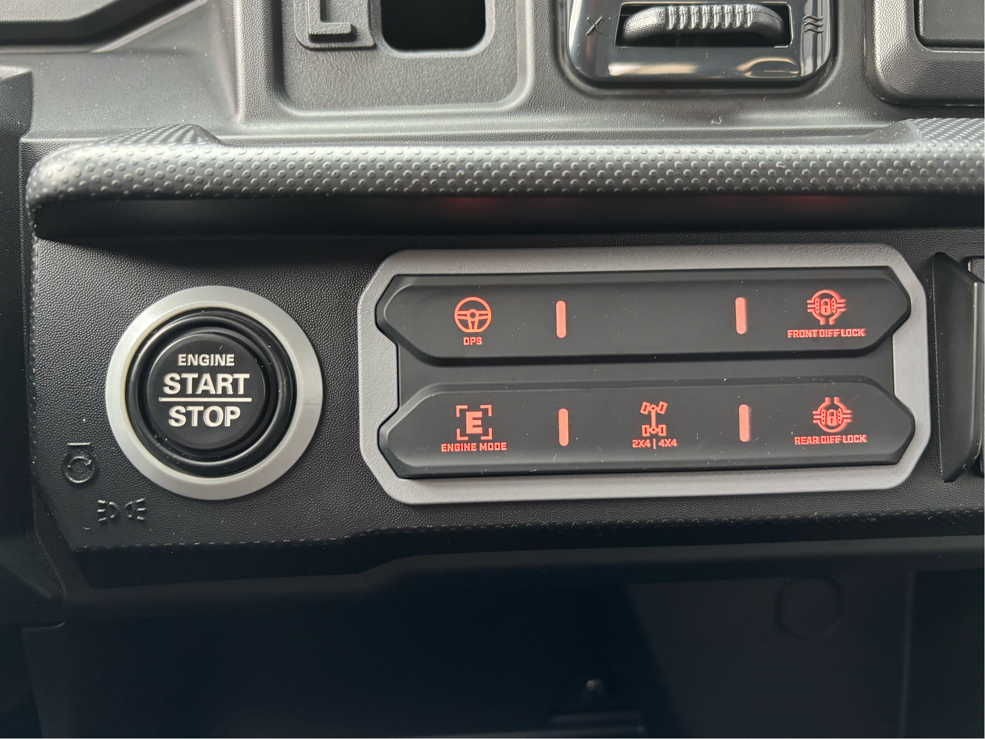 2026 Can-Am Defender MAX XT CAB HD11 in Columbia, Missouri - Photo 8