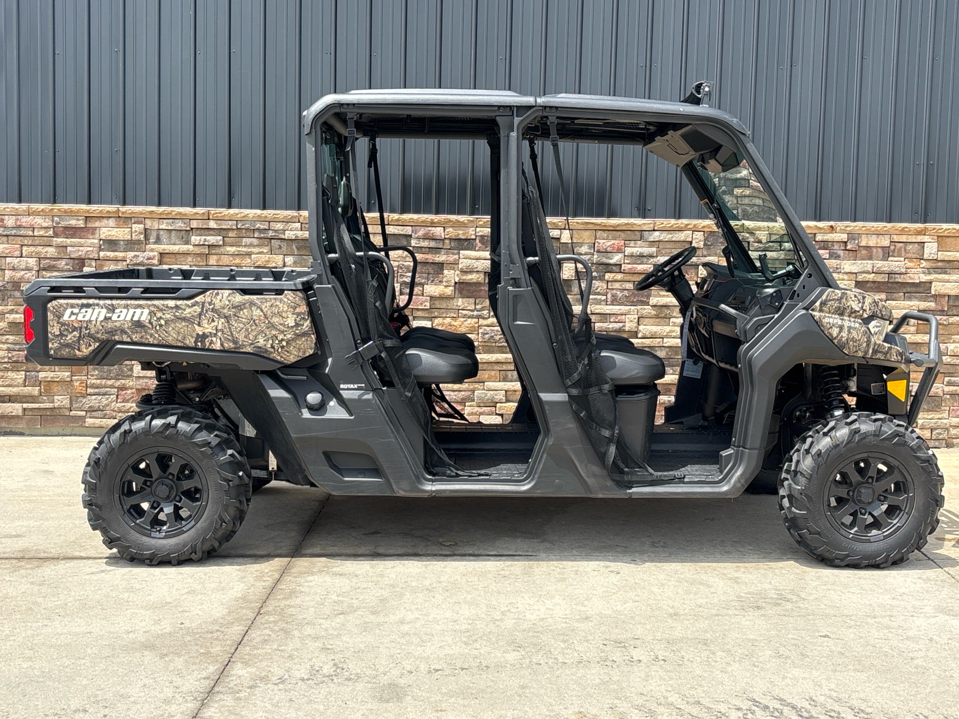 2023 Can-Am Defender MAX XT HD10 in Columbia, Missouri - Photo 1