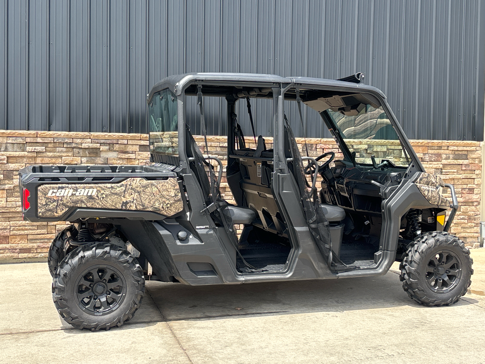 2023 Can-Am Defender MAX XT HD10 in Columbia, Missouri - Photo 2