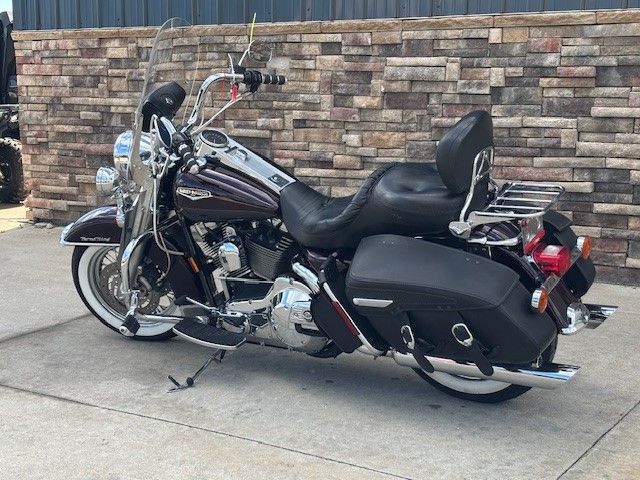 2005 Harley-Davidson FLHRCI Road King® Classic in Columbia, Missouri - Photo 3
