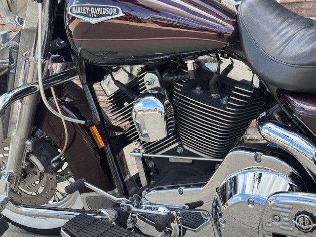2005 Harley-Davidson FLHRCI Road King® Classic in Columbia, Missouri - Photo 10