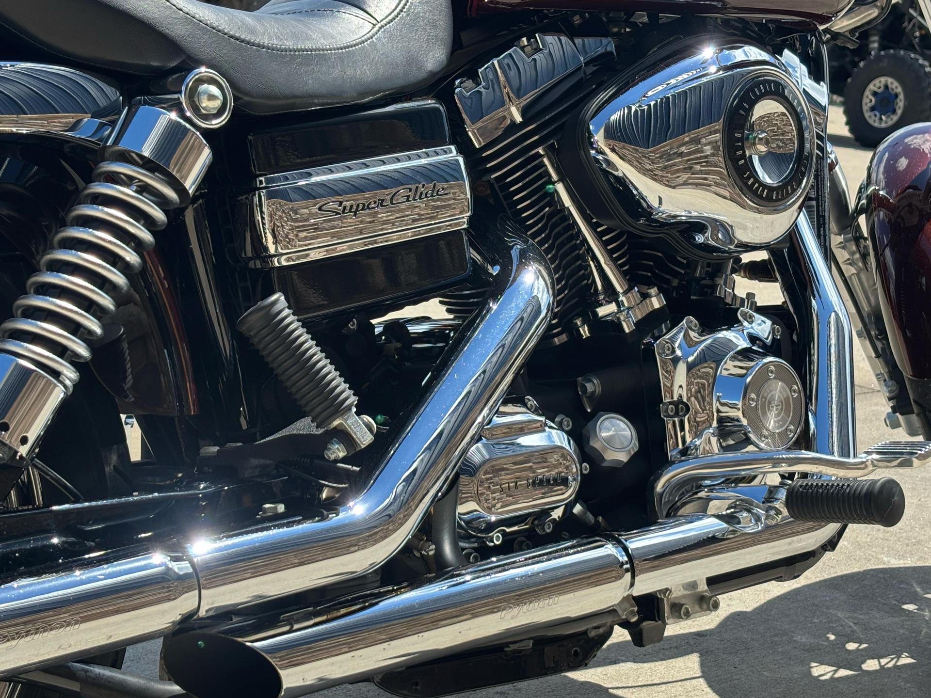 2011 Harley-Davidson Dyna® Super Glide® Custom in Columbia, Missouri - Photo 9