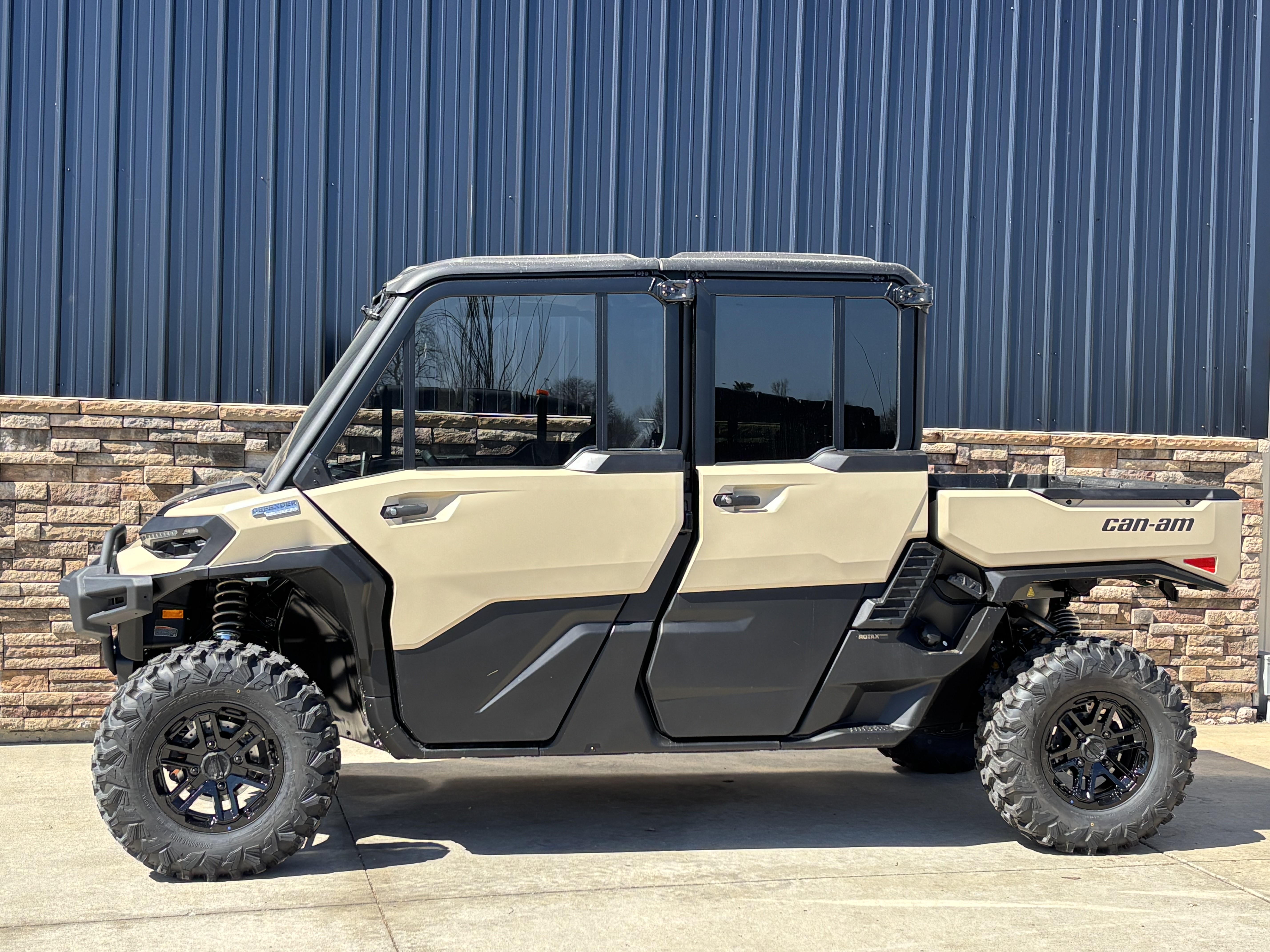 2026 Can-Am Defender MAX Limited HD11 in Columbia, Missouri - Photo 3