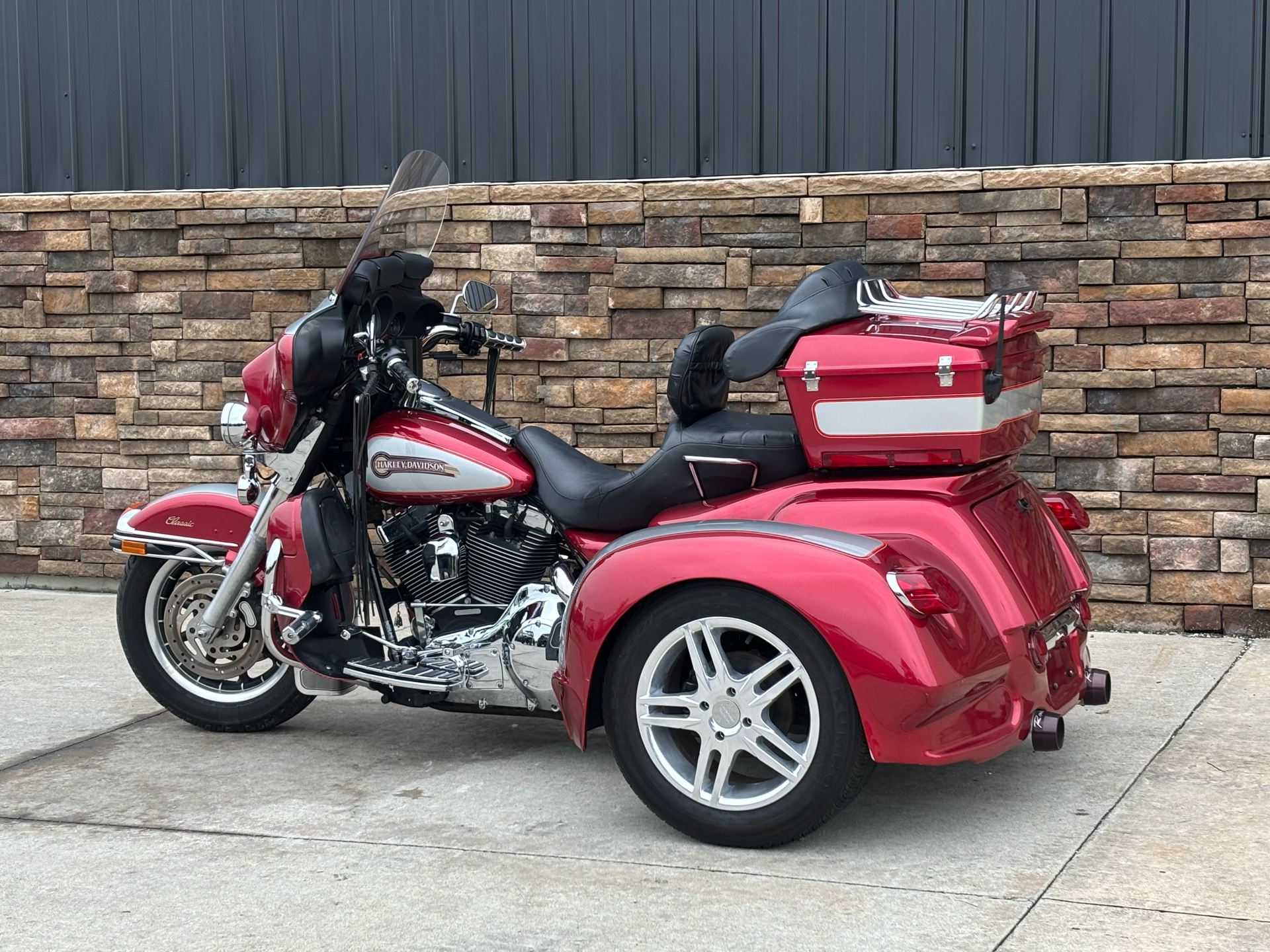 2005 Harley-Davidson FLHTC/FLHTCI Electra Glide® Classic in Columbia, Missouri - Photo 3
