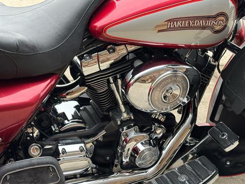 2005 Harley-Davidson FLHTC/FLHTCI Electra Glide® Classic in Columbia, Missouri - Photo 13