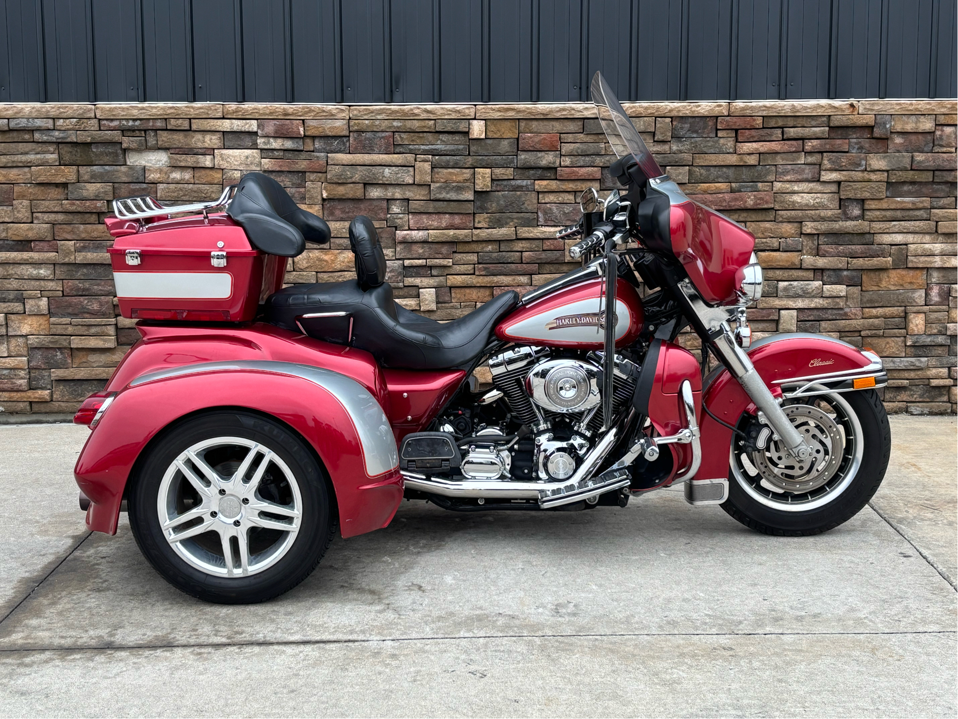 2005 Harley-Davidson FLHTC/FLHTCI Electra Glide® Classic in Columbia, Missouri - Photo 15