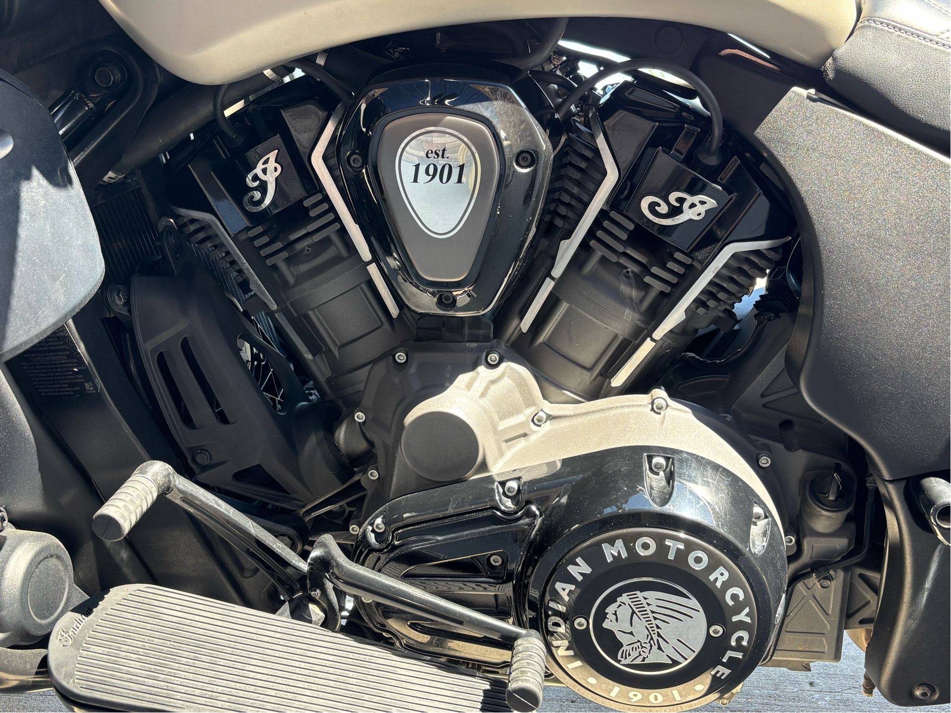 2023 Indian Motorcycle Pursuit® Dark Horse® with Premium Package in Columbia, Missouri - Photo 10
