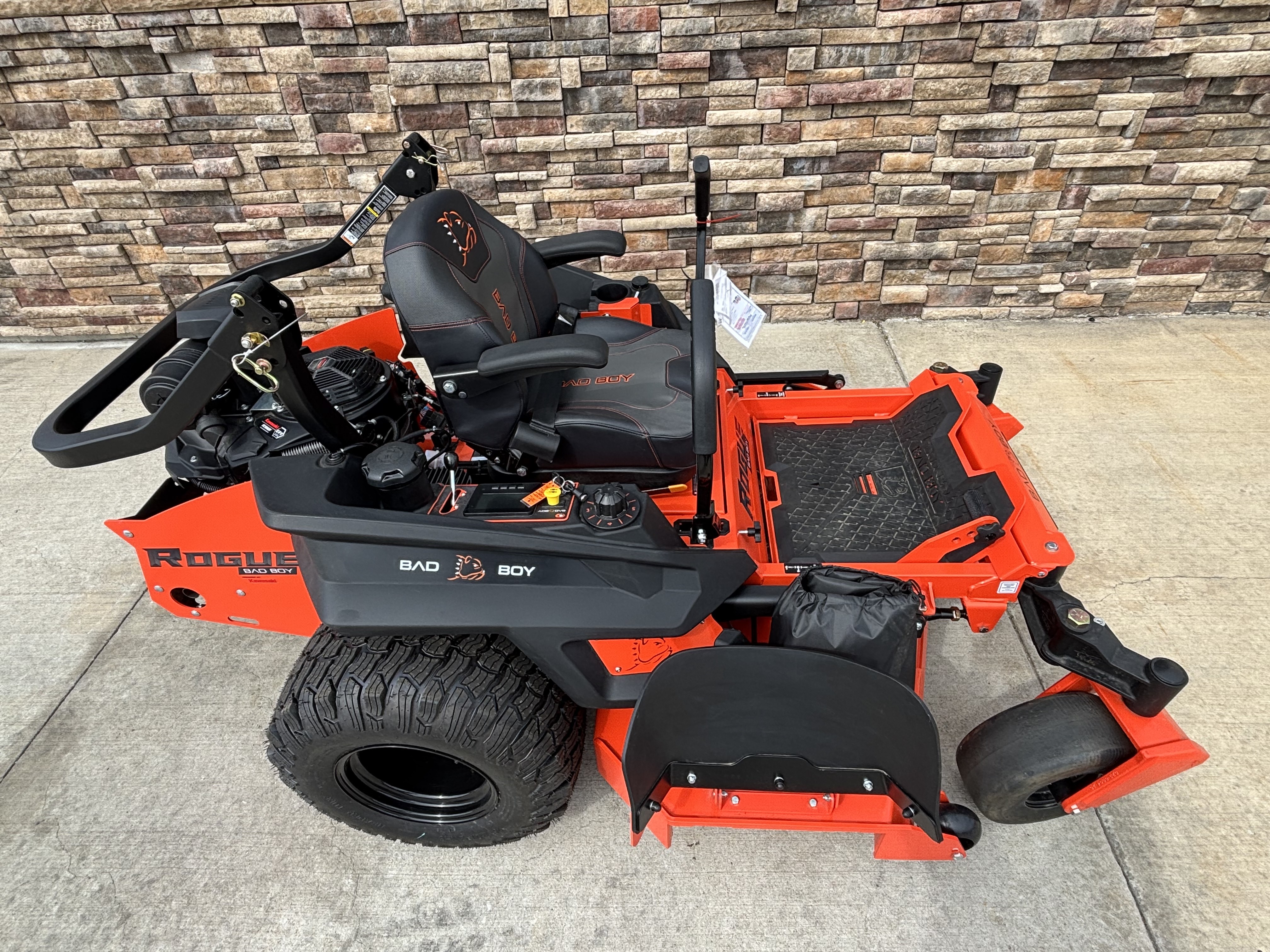 2026 Bad Boy Mowers Rogue 61 in. Kawasaki FX1000V EFI 38.5 hp in Columbia, Missouri - Photo 4