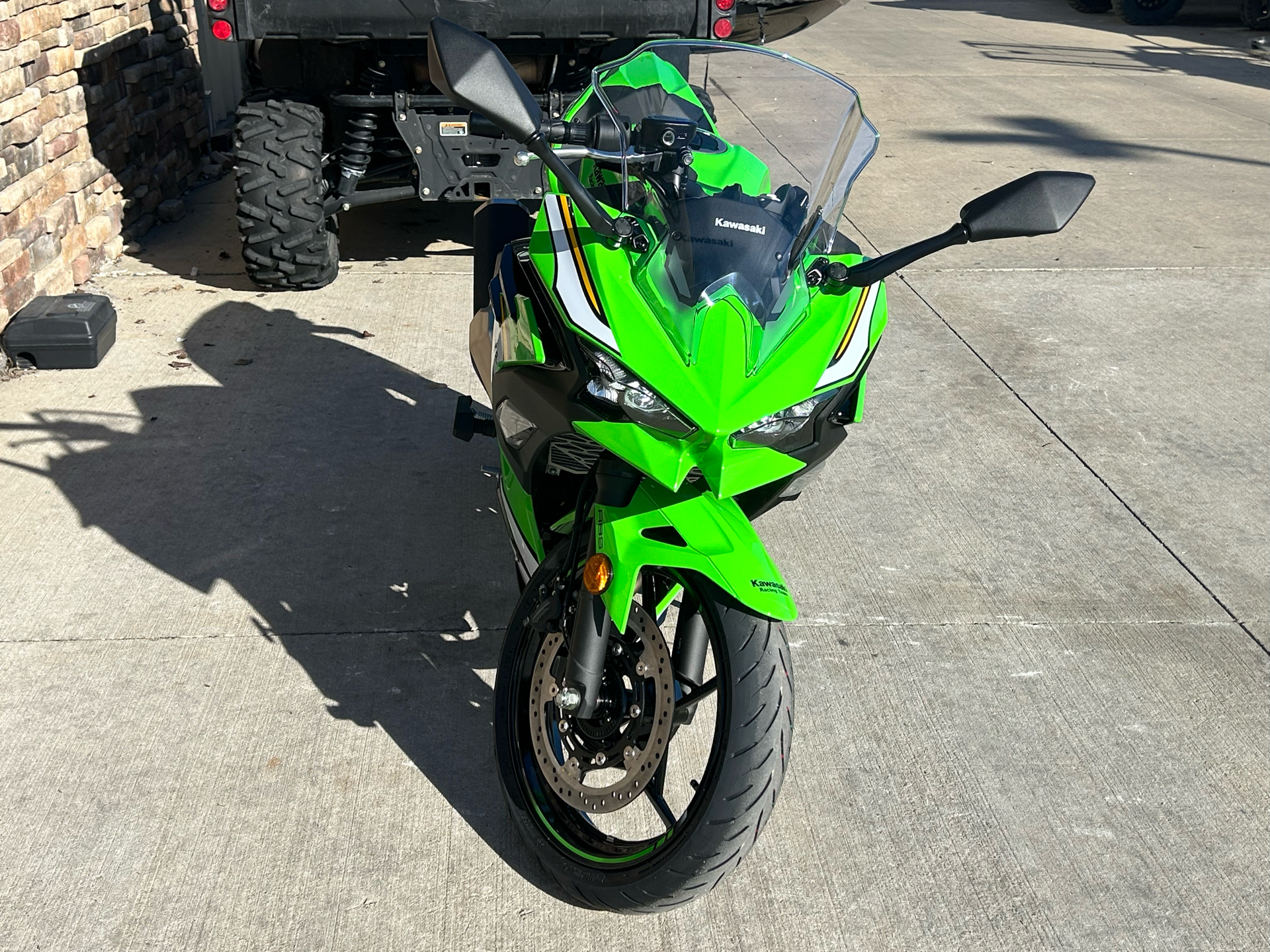 2025 Kawasaki Ninja 500 SE KRT Edition ABS in Columbia, Missouri - Photo 2