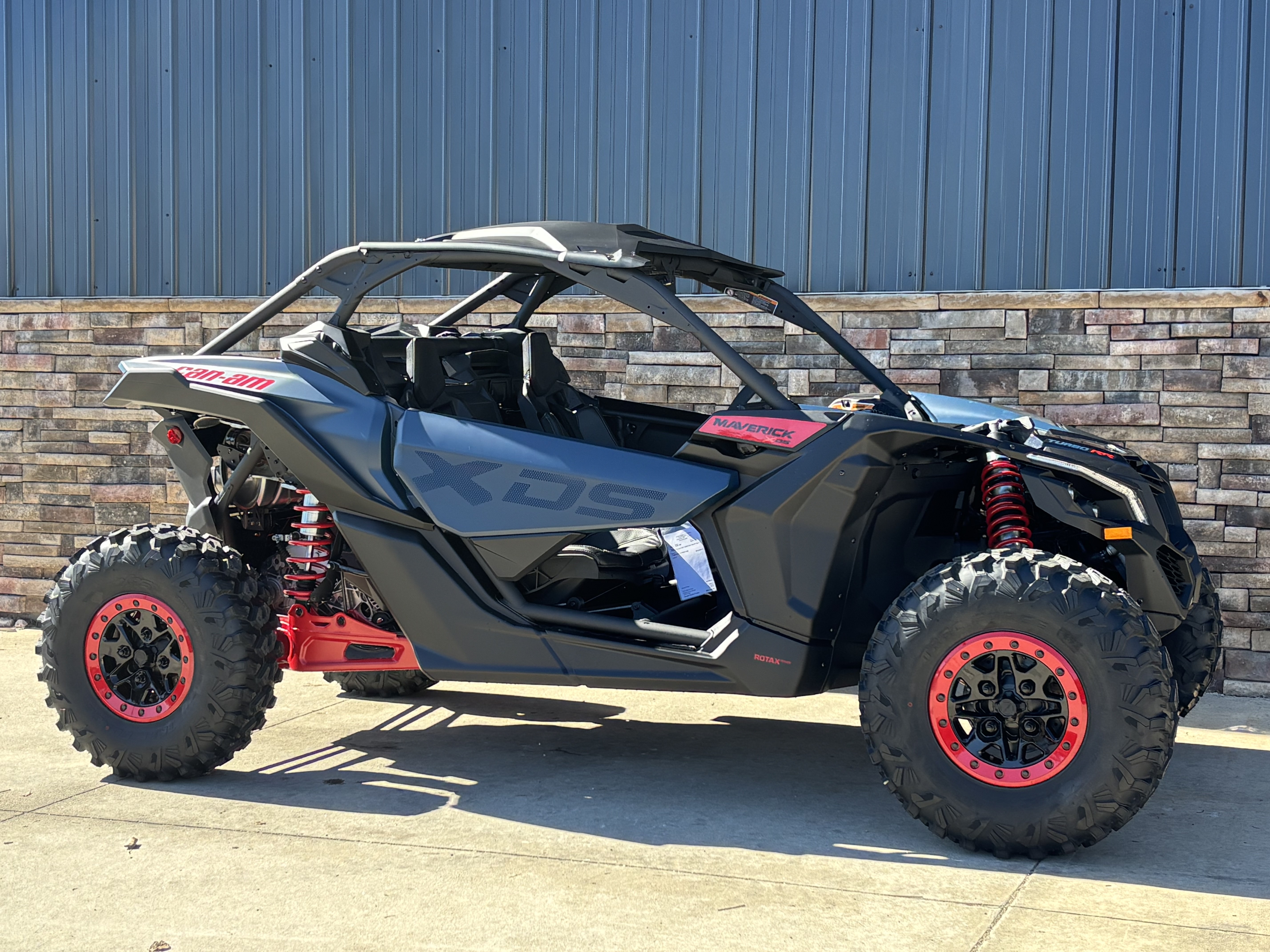2026 Can-Am Maverick X3 X DS TURBO RR Smart-Shox with 10.25 in. touchscreen display in Columbia, Missouri - Photo 2