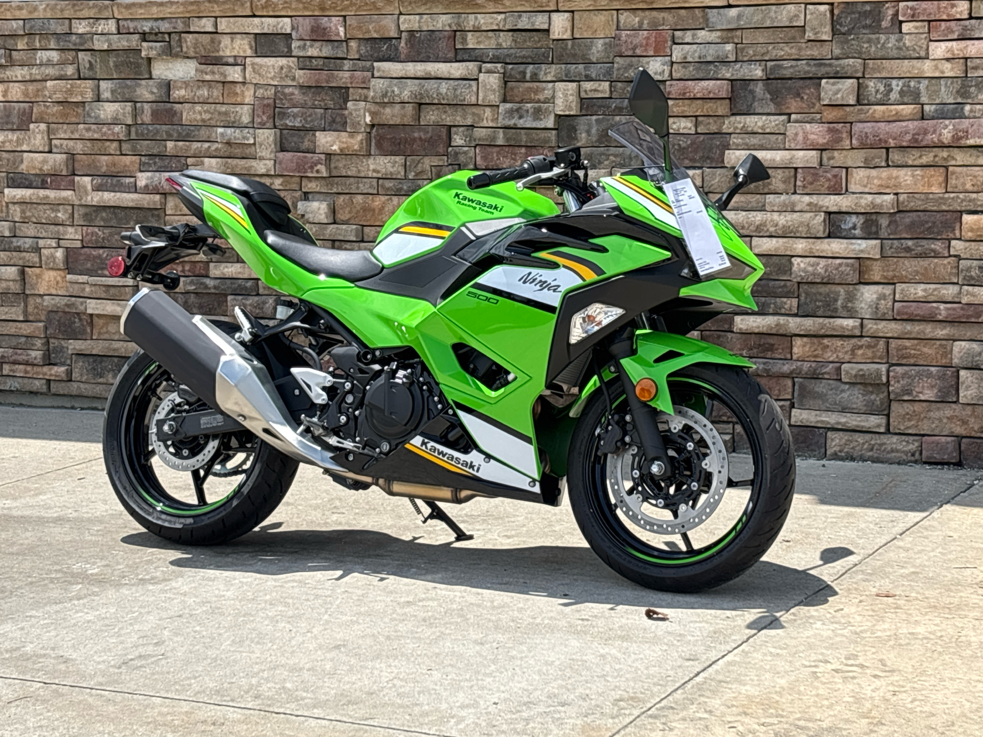 2025 Kawasaki Ninja 500 KRT Edition in Columbia, Missouri - Photo 2