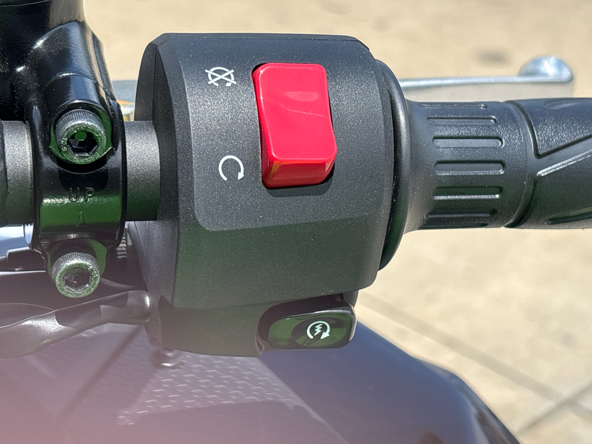2025 Kawasaki Ninja 500 KRT Edition in Columbia, Missouri - Photo 7