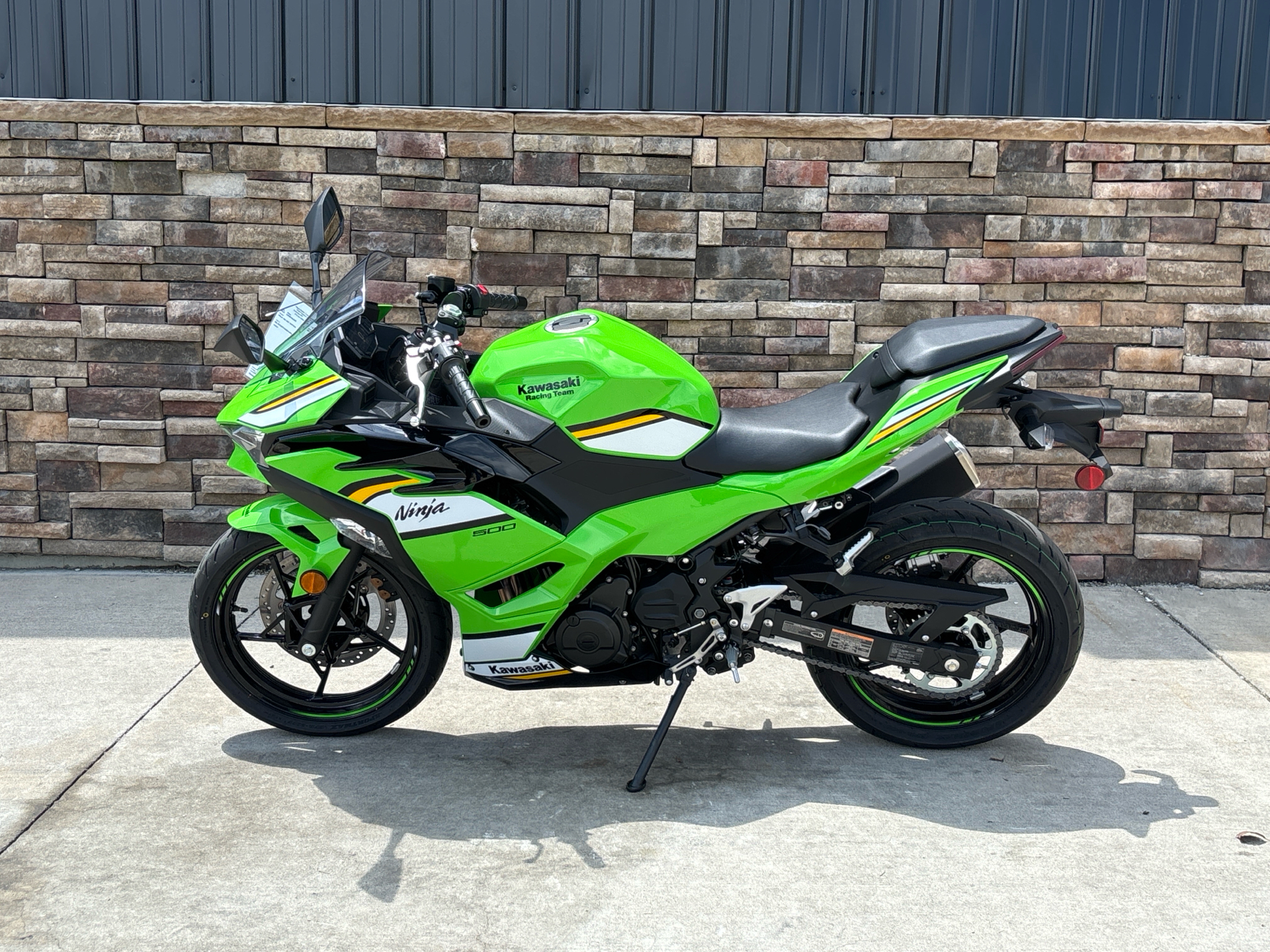 2025 Kawasaki Ninja 500 KRT Edition in Columbia, Missouri - Photo 9