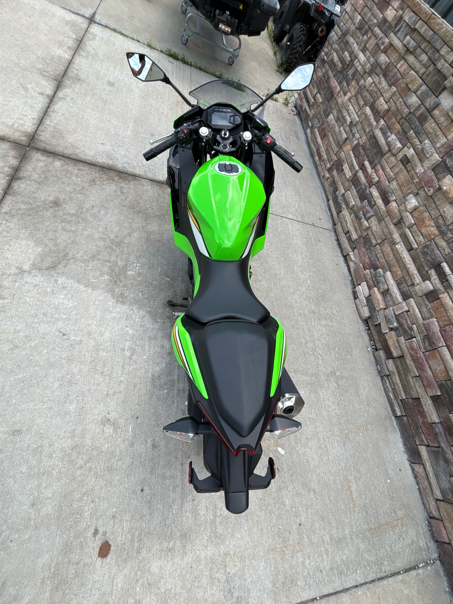 2025 Kawasaki Ninja 500 KRT Edition in Columbia, Missouri - Photo 11