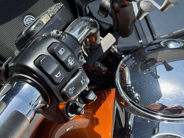 2015 Harley-Davidson Street Glide® Special in Columbia, Missouri - Photo 8