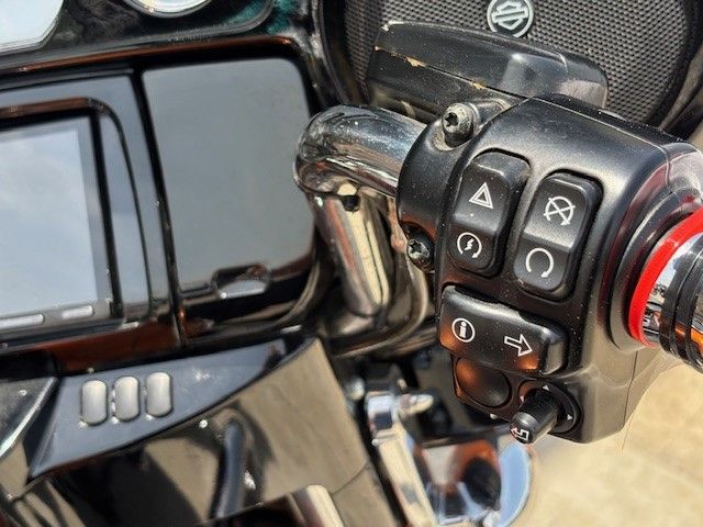 2015 Harley-Davidson Street Glide® Special in Columbia, Missouri - Photo 9