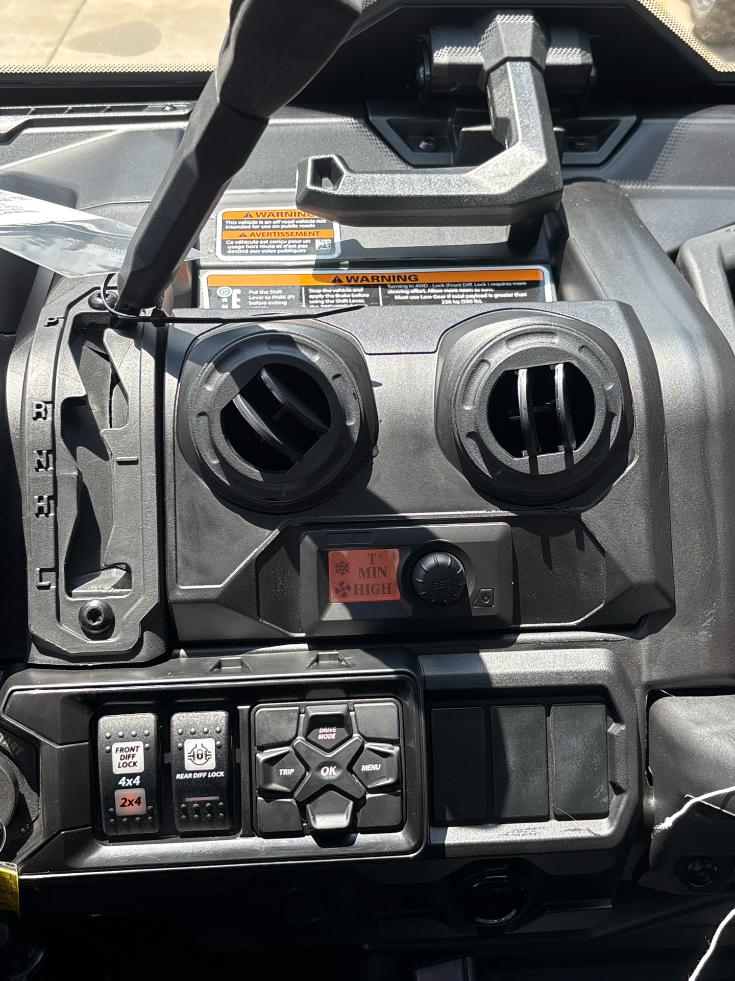 2025 Can-Am Defender Limited in Columbia, Missouri - Photo 10