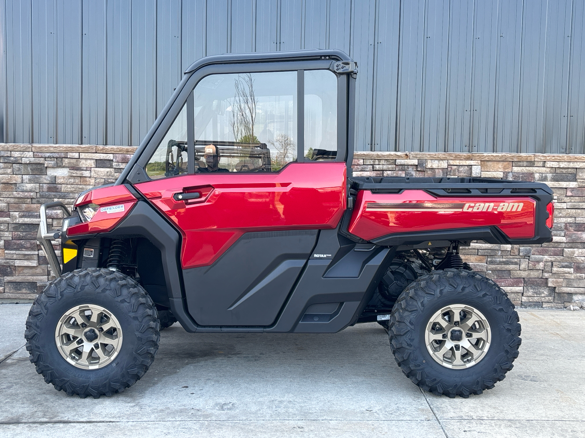 2025 Can-Am Defender Limited in Columbia, Missouri - Photo 14