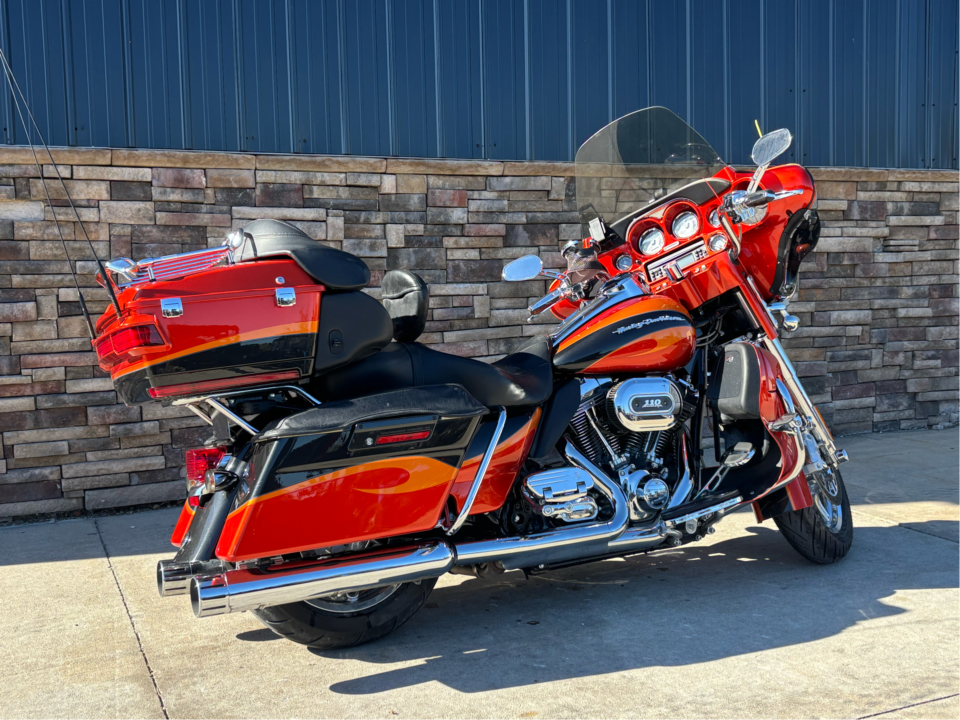 2013 Harley-Davidson CVO™ Ultra Classic® Electra Glide® in Columbia, Missouri - Photo 2