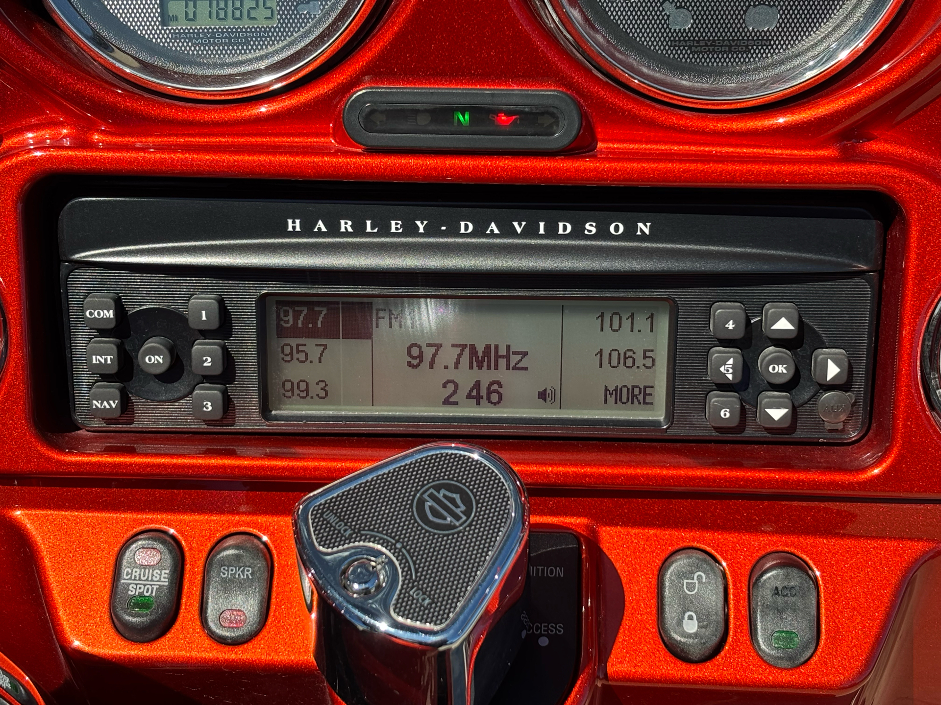 2013 Harley-Davidson CVO™ Ultra Classic® Electra Glide® in Columbia, Missouri - Photo 7