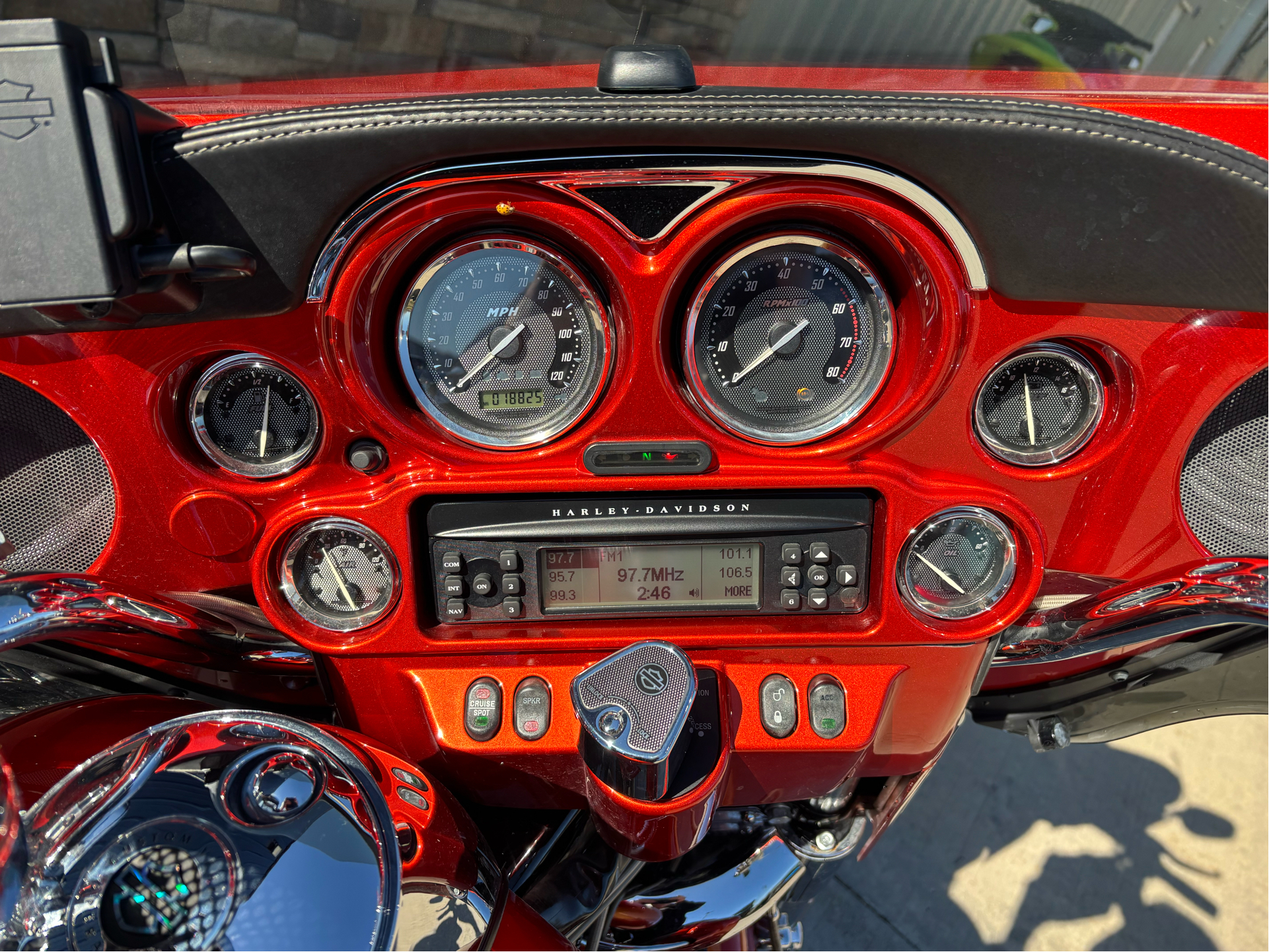 2013 Harley-Davidson CVO™ Ultra Classic® Electra Glide® in Columbia, Missouri - Photo 8