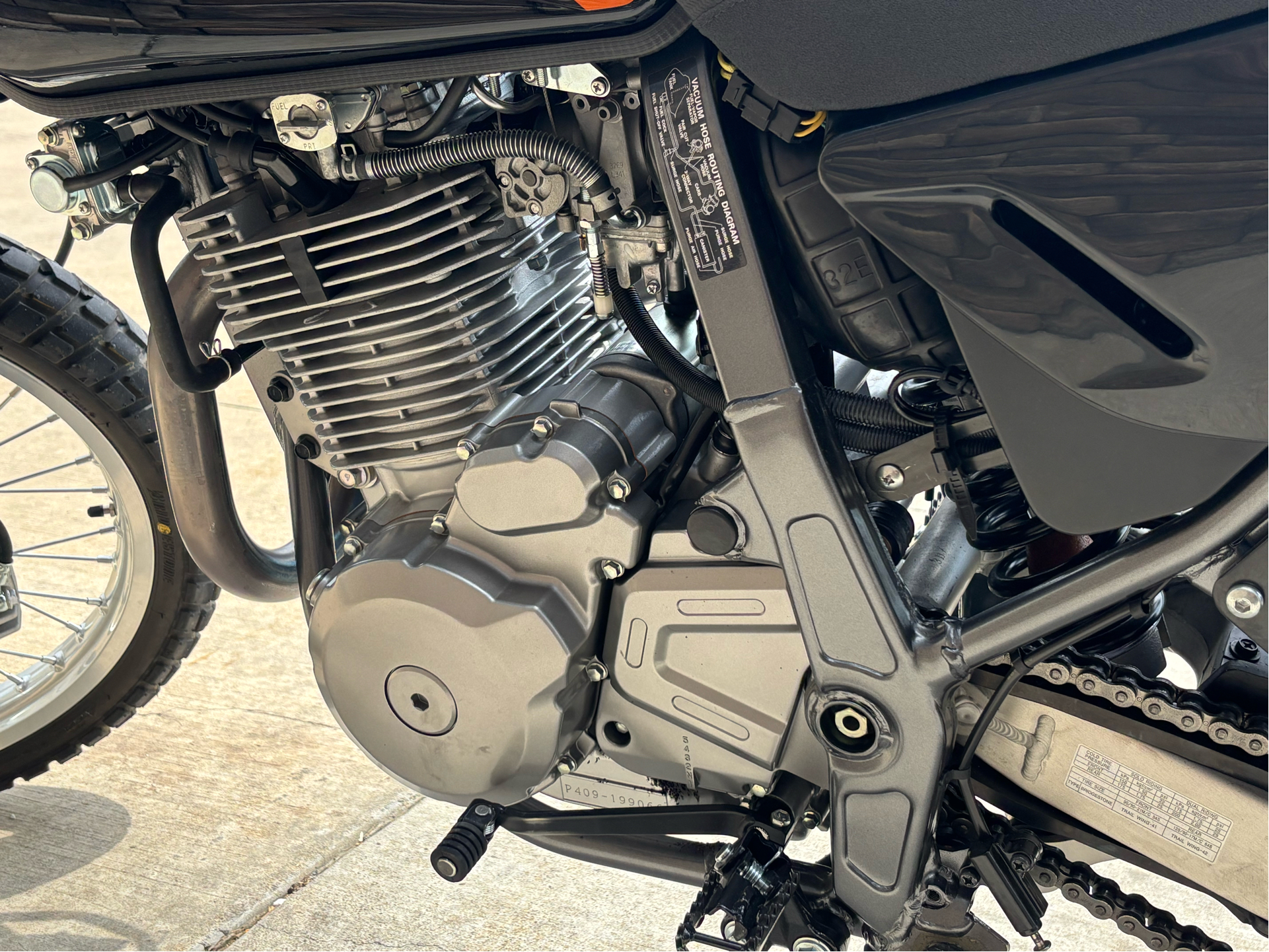 2024 Suzuki DR650S in Columbia, Missouri - Photo 10