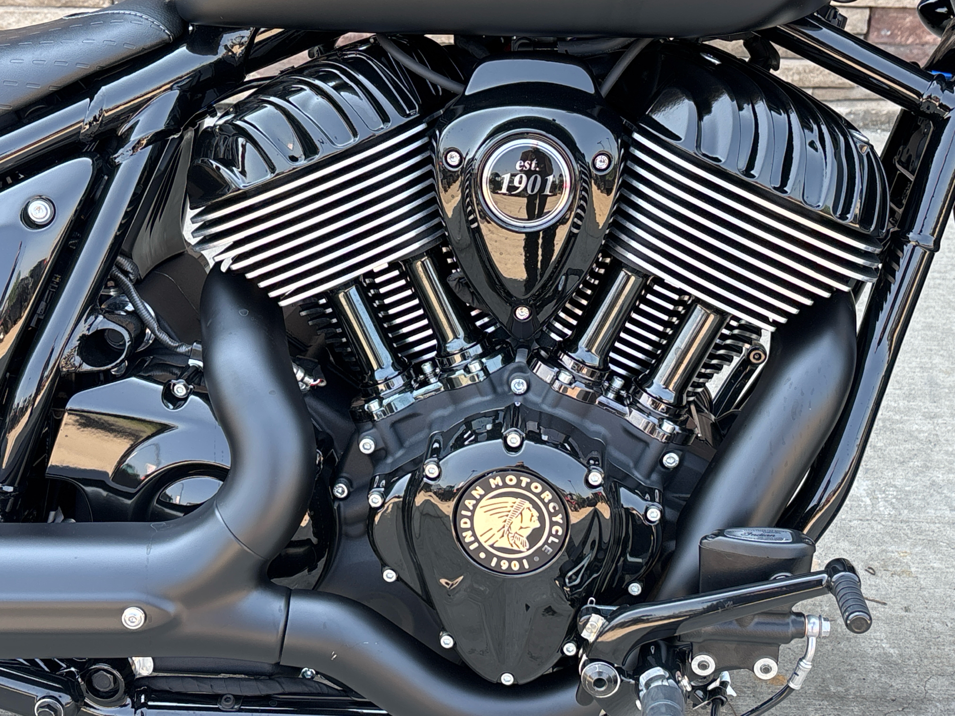 2025 Indian Motorcycle Chief Bobber Dark Horse® in Columbia, Missouri - Photo 5