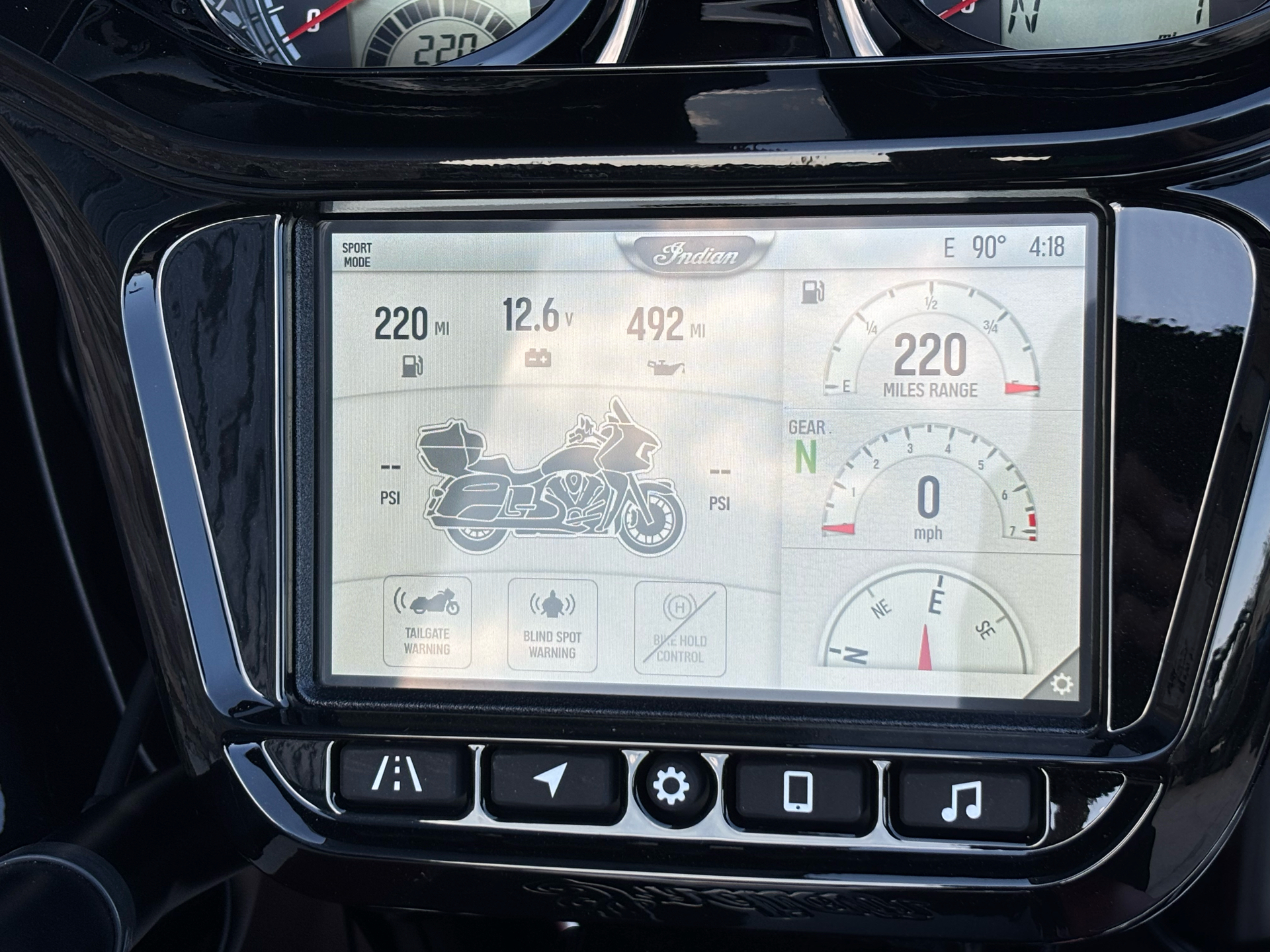2025 Indian Motorcycle Pursuit® Dark Horse® with 112 in Columbia, Missouri - Photo 8