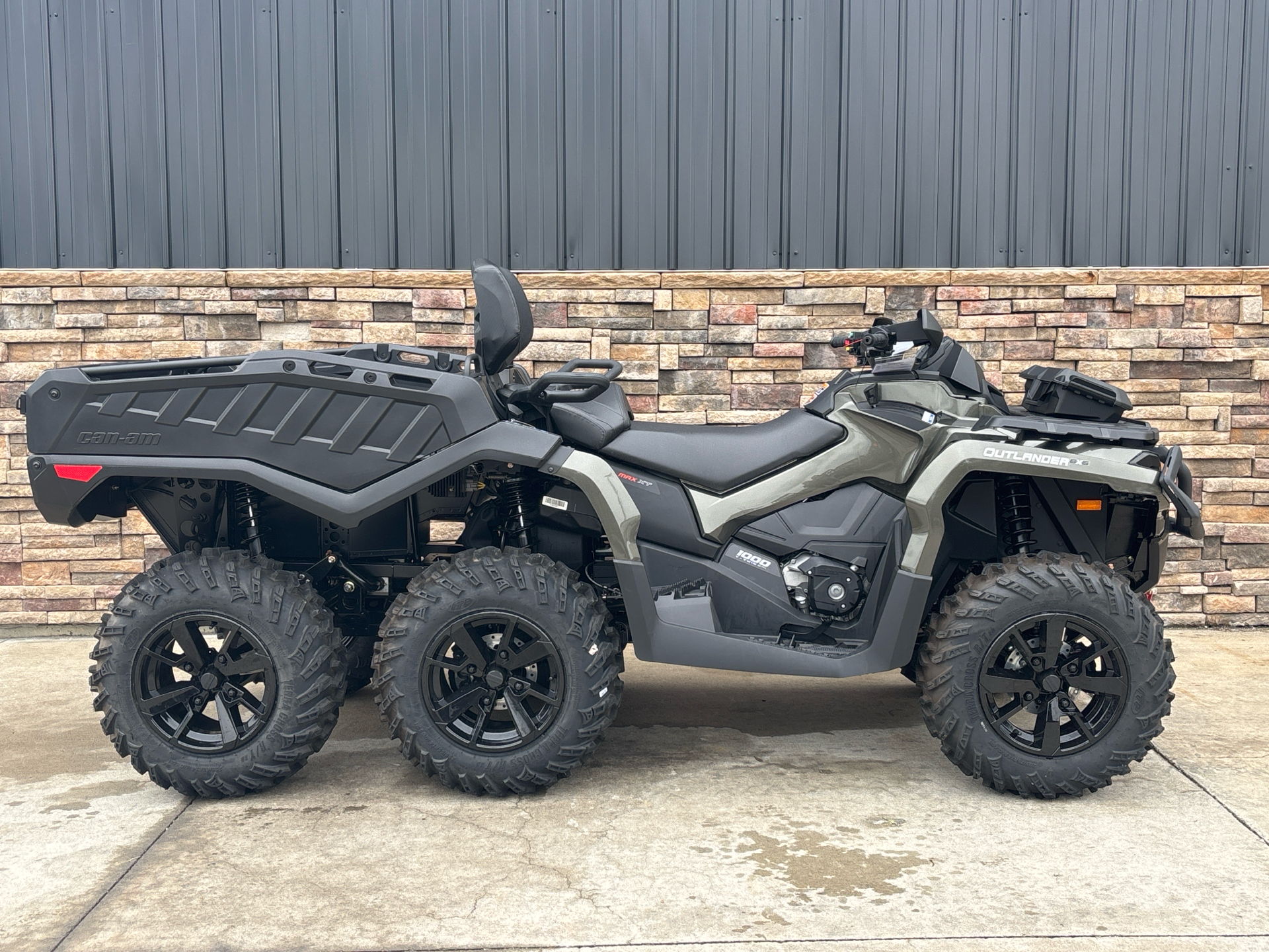 2025 Can-Am Outlander MAX 6x6 XT 1000 in Columbia, Missouri - Photo 1